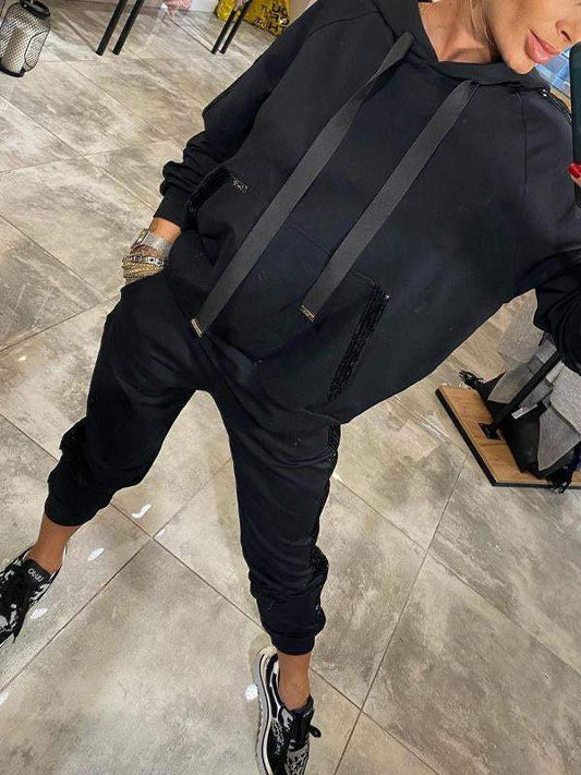 Set relaxat care combină confortul și stilul strălucitor